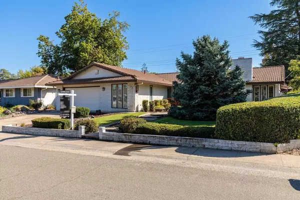 3942 Rochdale DR, Carmichael, CA 95608