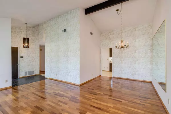 3942 Rochdale DR, Carmichael, CA 95608