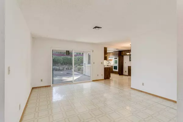 3942 Rochdale DR, Carmichael, CA 95608