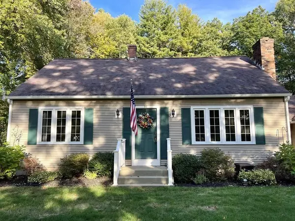34 South Loomis St, Southwick, MA 01077
