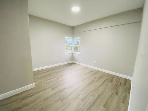 1049 FORMOSA AVE, Winter Park, FL 32789