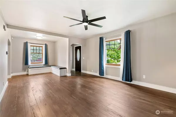 712 90th ST SW, Everett, WA 98204