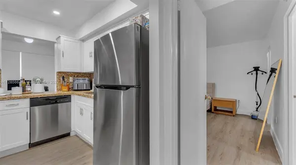 200 177th Dr #215, Sunny Isles Beach, FL 33160