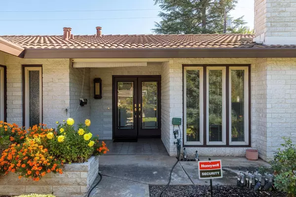 3942 Rochdale DR, Carmichael, CA 95608