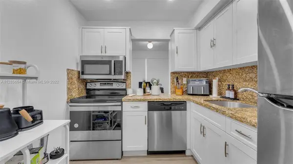 200 177th Dr #215, Sunny Isles Beach, FL 33160