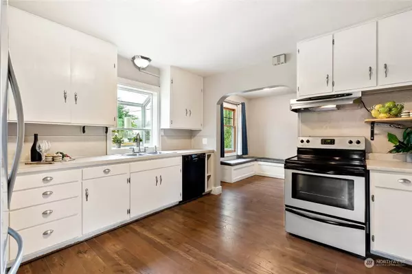 712 90th ST SW, Everett, WA 98204