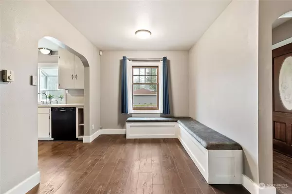 712 90th ST SW, Everett, WA 98204