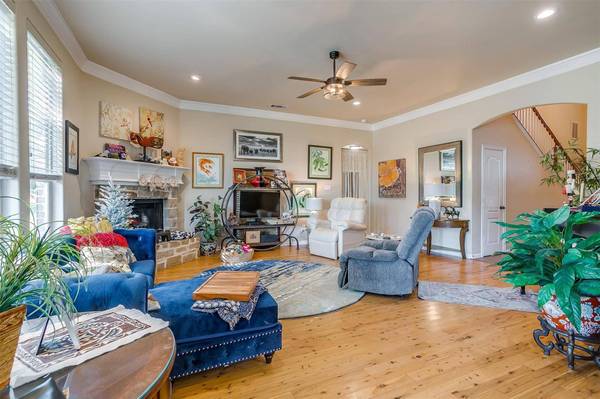 8428 Gold Creek Court, Burleson, TX 76028