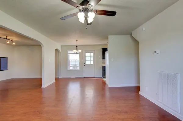 919 Van Buren Ave, Oak Grove, KY 42262