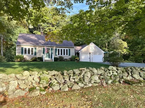 34 South Loomis St, Southwick, MA 01077