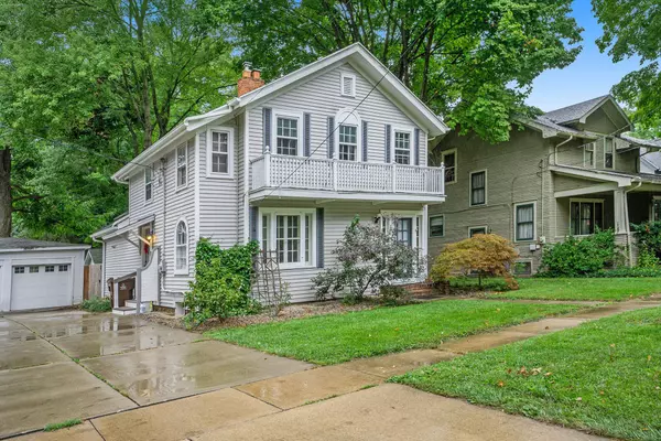 215 N Sycamore Street, Marshall, MI 49068