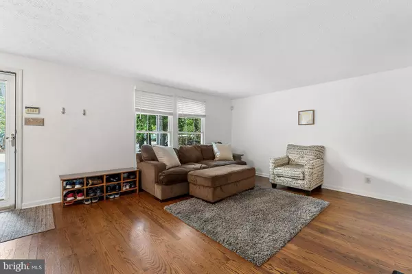 4 ADAMS CT, Marlton, NJ 08053