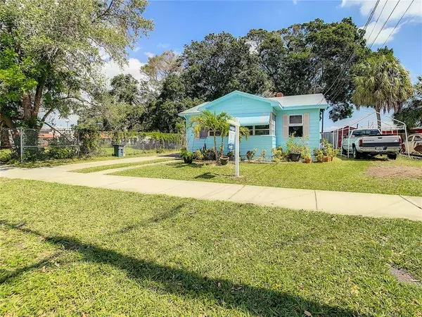 2114 52ND ST S, Gulfport, FL 33707