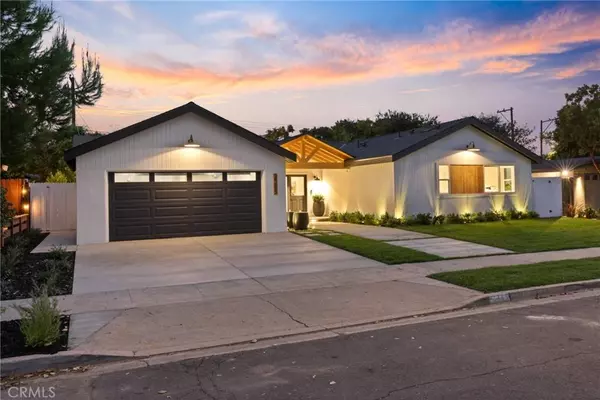 2385 Cornell DR, Costa Mesa, CA 92626