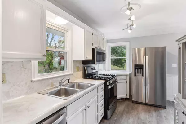 1606 E 88th ST, Bloomington, MN 55425