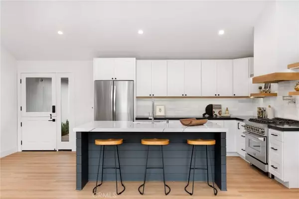 2385 Cornell DR, Costa Mesa, CA 92626