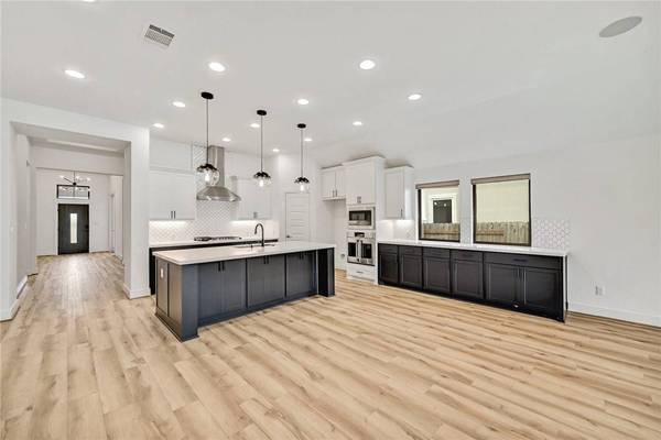 933 Birchbrooke DR, Leander, TX 78641