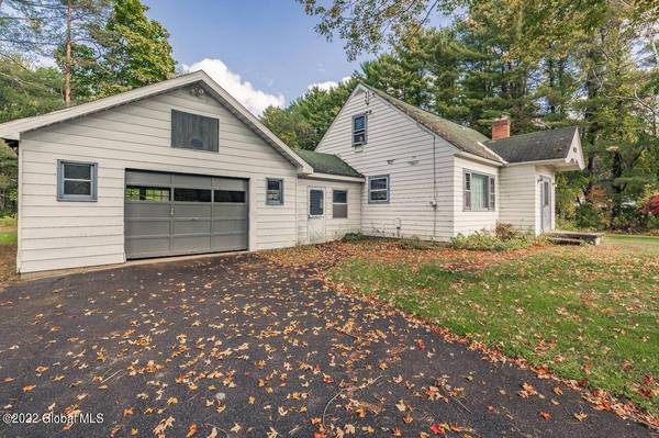 627 MacElroy Road, Clifton Park, NY 12019