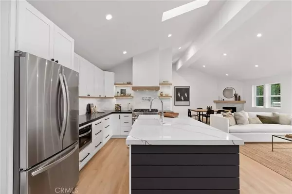 2385 Cornell DR, Costa Mesa, CA 92626