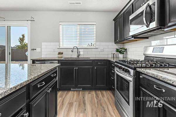 3122 N Greengate Way, Star, ID 83669