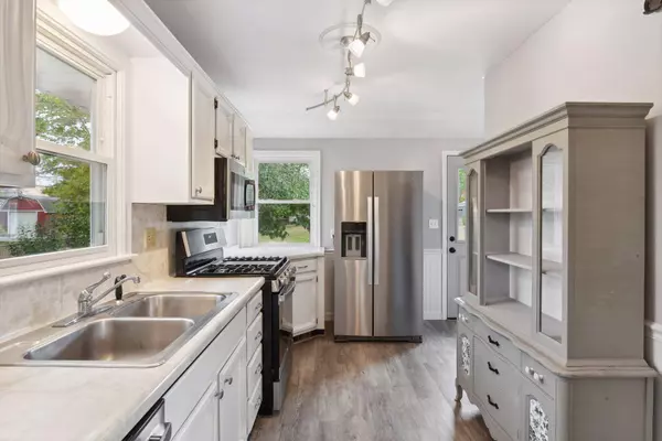 1606 E 88th ST, Bloomington, MN 55425