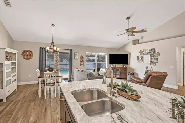 7156 REMINGTON OAKS LOOP, Lakeland, FL 33810