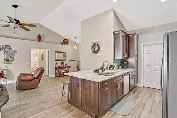 7156 REMINGTON OAKS LOOP, Lakeland, FL 33810