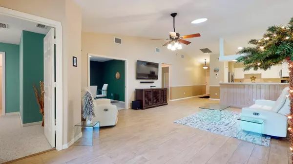 942 S Easy ST, Sebastian, FL 32958