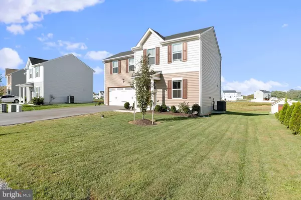 80 CHANDLERS GLEN DR, Bunker Hill, WV 25413