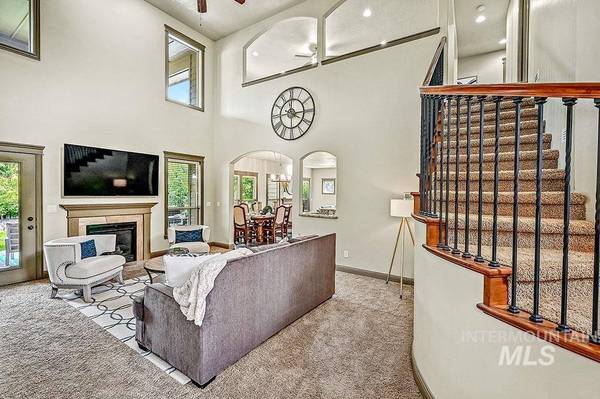 1010 E Rubicon Dr, Boise, ID 83716