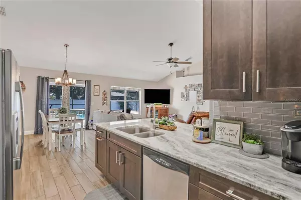 7156 REMINGTON OAKS LOOP, Lakeland, FL 33810