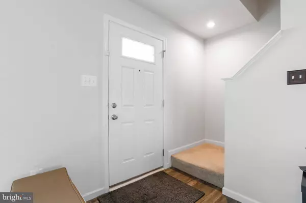 80 CHANDLERS GLEN DR, Bunker Hill, WV 25413