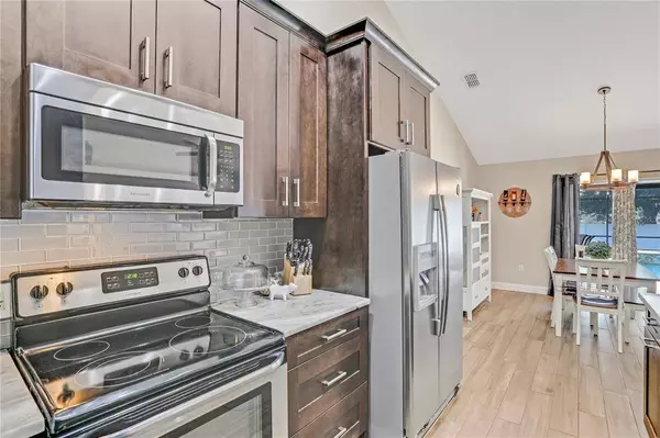 7156 REMINGTON OAKS LOOP, Lakeland, FL 33810