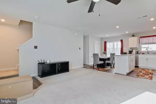 80 CHANDLERS GLEN DR, Bunker Hill, WV 25413