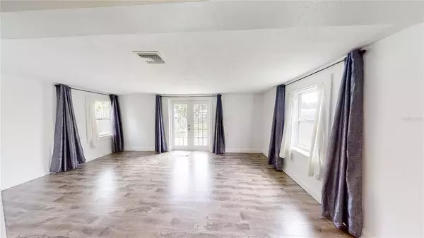 1501 55TH AVE N, St Petersburg, FL 33703