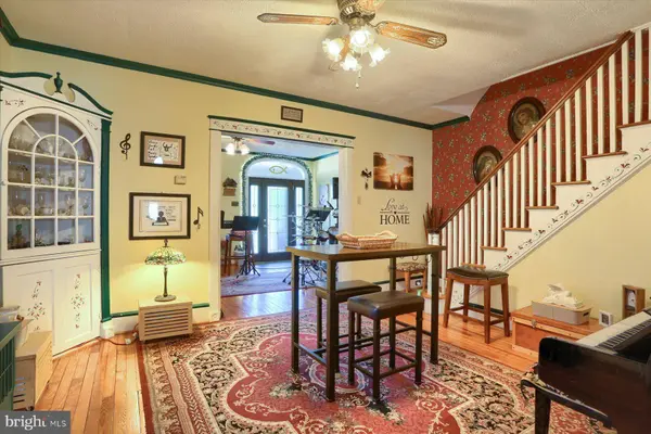 220 E SPRINGETTSBURY AVE, York, PA 17403