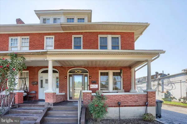 220 E SPRINGETTSBURY AVE, York, PA 17403