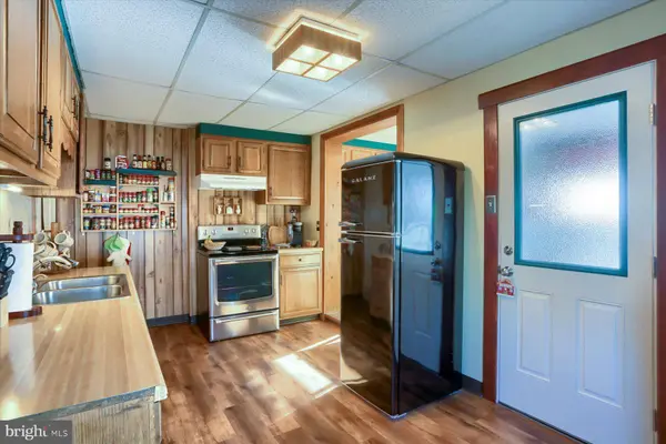 220 E SPRINGETTSBURY AVE, York, PA 17403