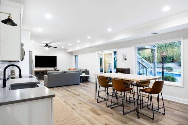 1098 Copperwood DR, Marietta, GA 30064