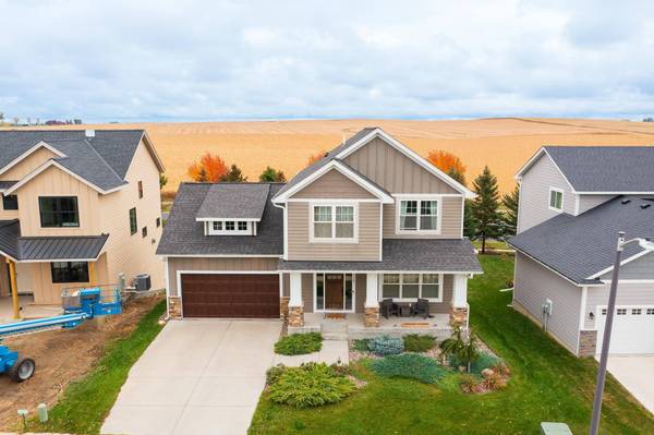 739 Indigo LN, Northfield, MN 55057