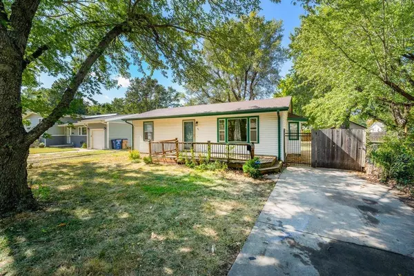 411 N Dexter Ave, Valley Center, KS 67147