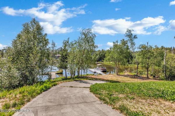 1090 E Lake Shore Avenue, Wasilla, AK 99654