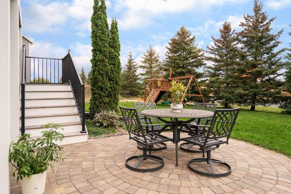 739 Indigo LN, Northfield, MN 55057