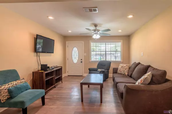 850 MOONGLOW DR, Denham Springs, LA 70726