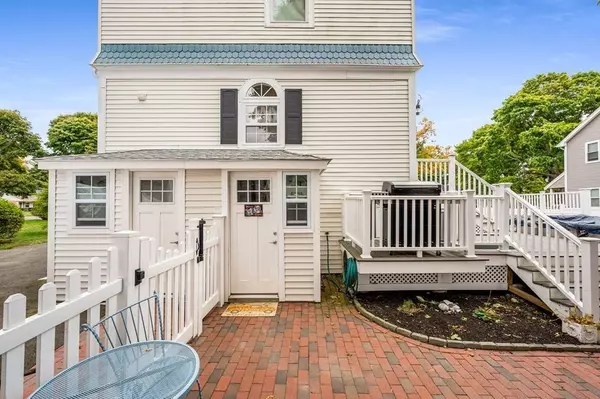 15 Perry St, Danvers, MA 01923