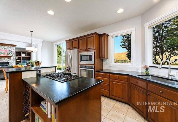 5940 S Schooner Pl, Boise, ID 83716