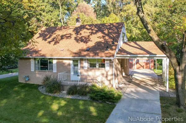 912 Westend NW Avenue, Grand Rapids, MI 49504