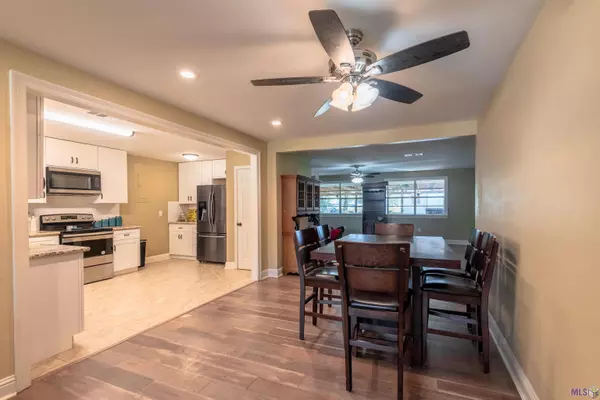 850 MOONGLOW DR, Denham Springs, LA 70726