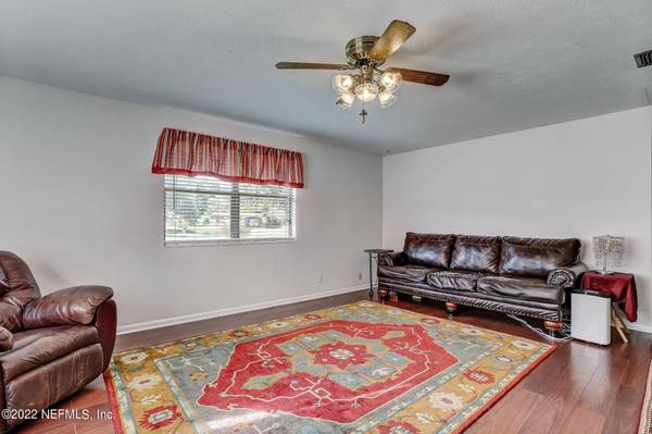 7675 PINNACLE DR, Jacksonville, FL 32221