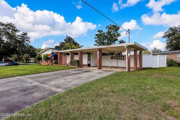 7675 PINNACLE DR, Jacksonville, FL 32221